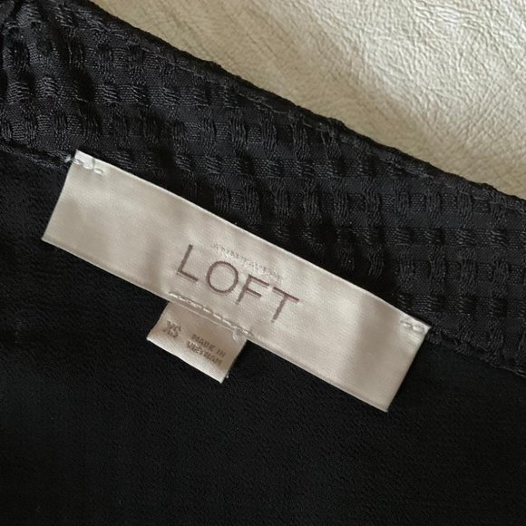 Ann Taylor Loft Off the shoulder top NWOT - Picture 5 of 6